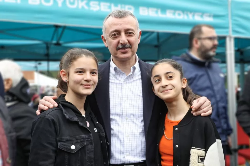 Büyükakın, öğrenci biletinin 3.10 TL’ye çekilmesi talimatını verdi