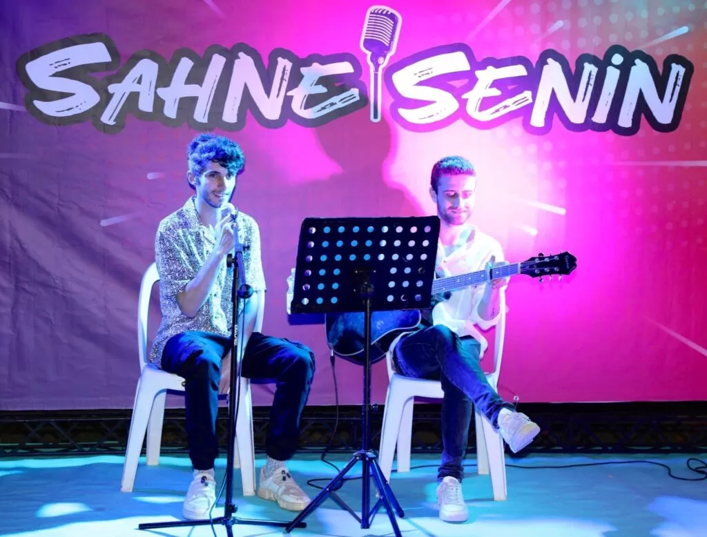 Körfez’de sahne gençlerin