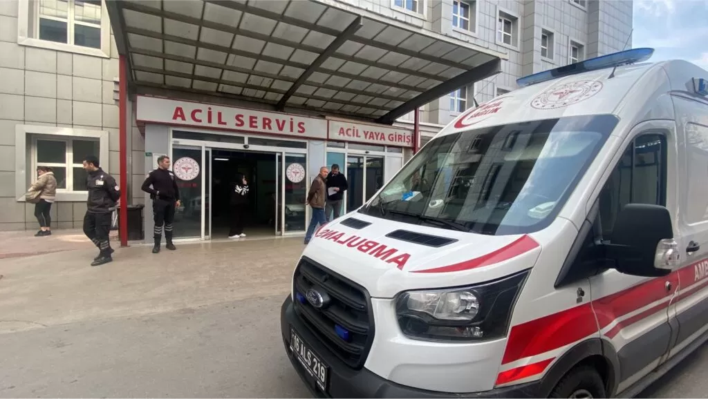 Hastanede kalan evsiz, doktor ilaç yazmayınca kendini yaktı