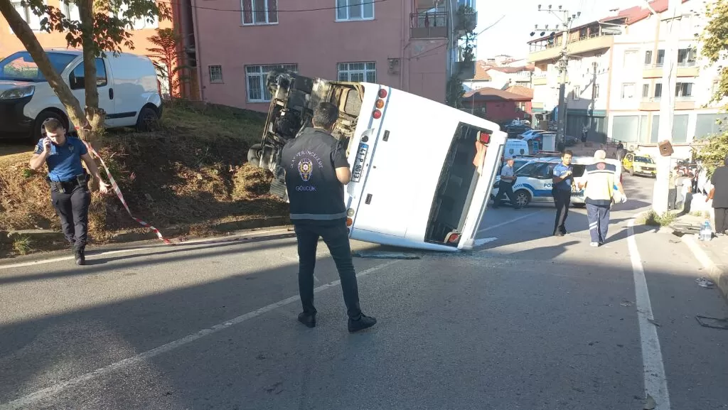 Anne ve kızını hayattan koparan kaza…