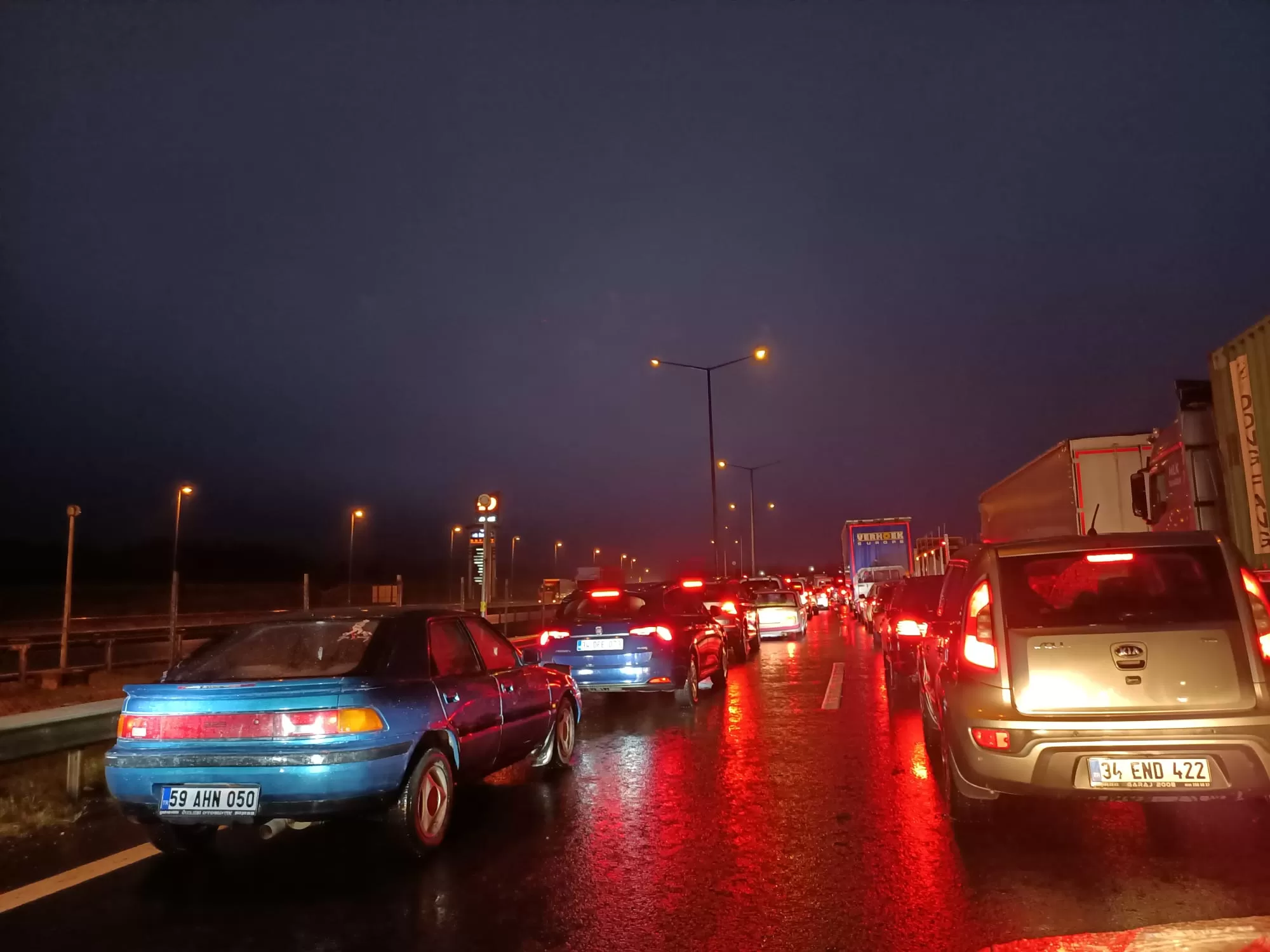 Bolu Dağı Tüneli İstanbul istikameti trafiğe kapatıldı 