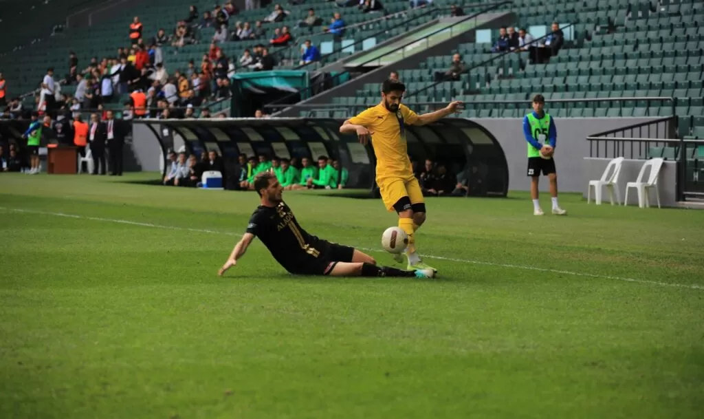 TFF 2. Lig: Belediye Derincespor: 0 – Iğdır FK: 3