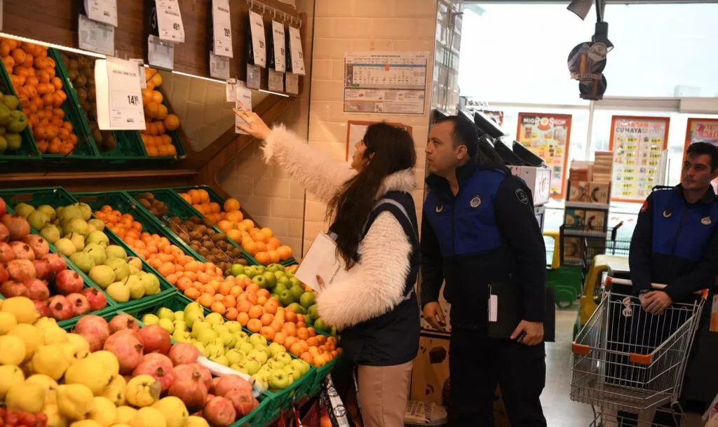 Çayırova’da marketler denetlendi