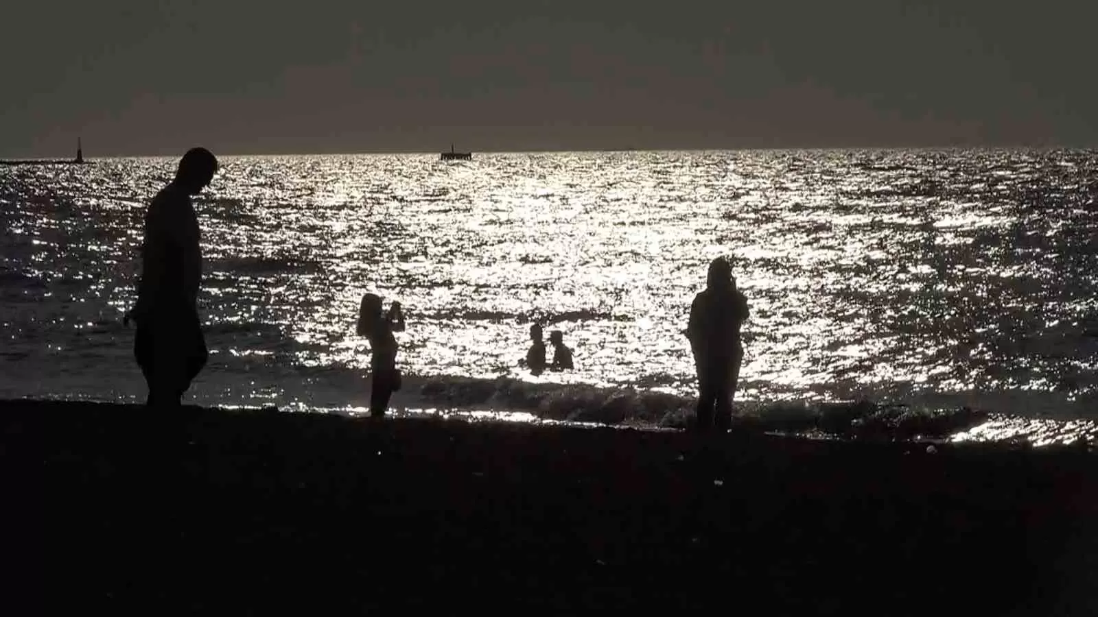 Yalova’da denizde boğulma tehlikesi geçiren 8 yaşındaki çocuk hastanede öldü