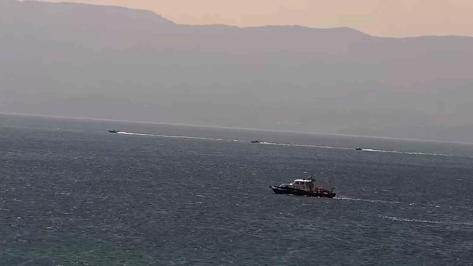 Yalova’da arama kurtarma çalışmalarında heyecanlandıran görüntü