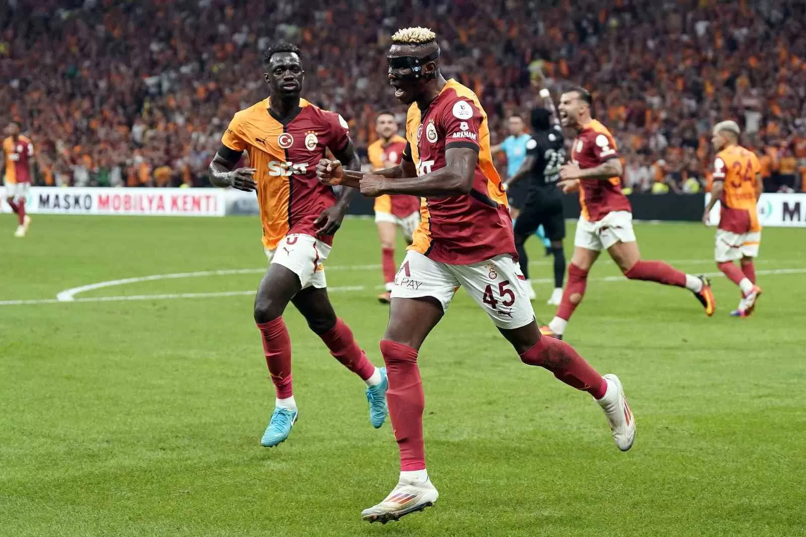 Trendyol Süper Lig: Galatasaray: 2 – Çaykur Rizespor:0 (İlk yarı)