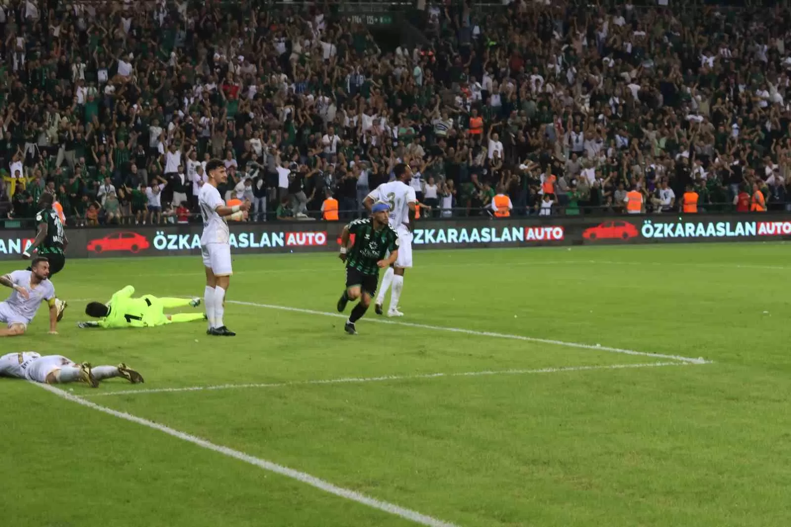 Kocaelispor: 1  – Manisa FK: 2