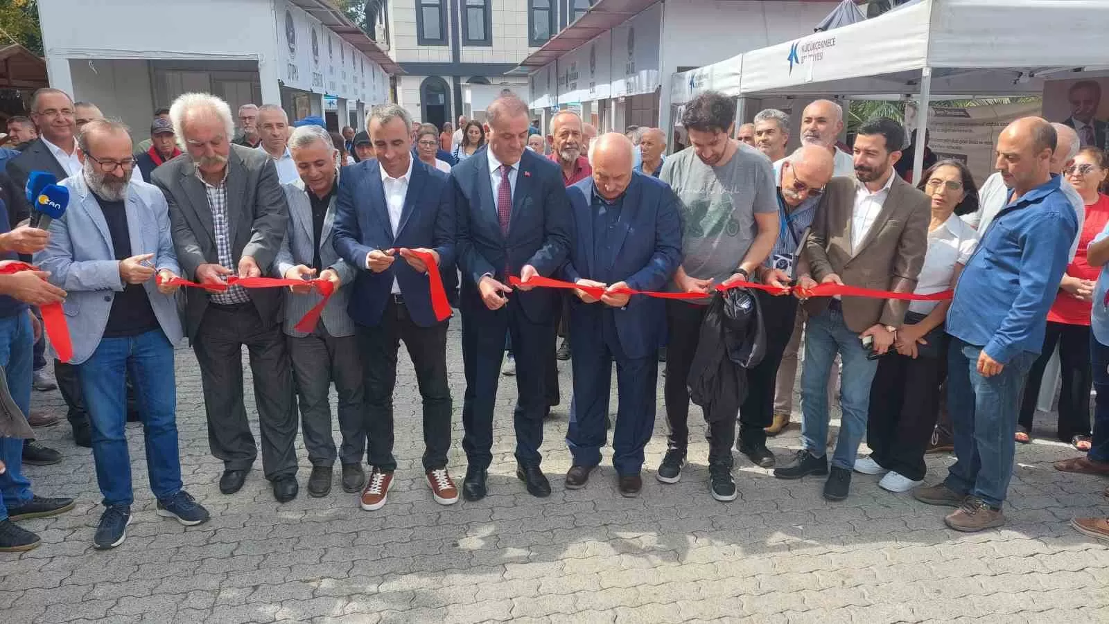 Küçükçekmece’de kitap fuarı açıldı