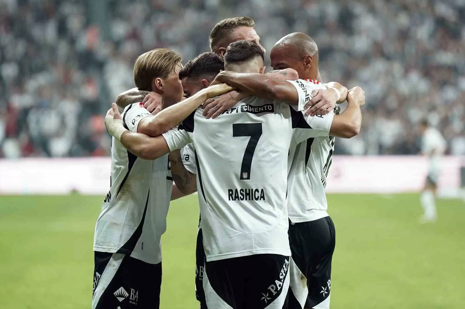 Trendyol Süper Lig: Beşiktaş: 1 – Eyüpspor: 0 (İlk yarı)