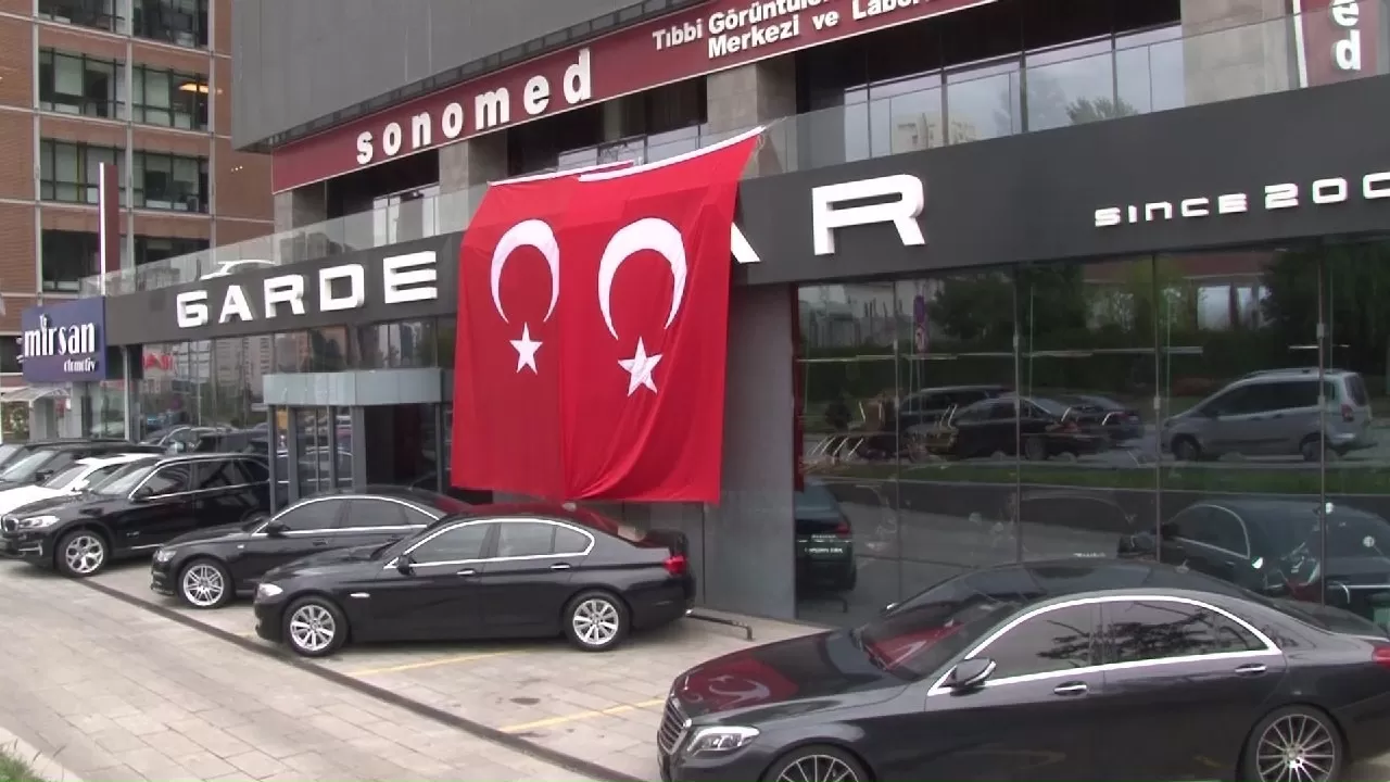 Ataşehir’de galeri kurşunlandı, olay anı kamerada
