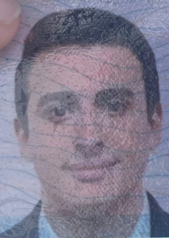 Avcılar’da ortalığı savaş alanına çeviren şahsın aracı çaldığı anlar kamerada