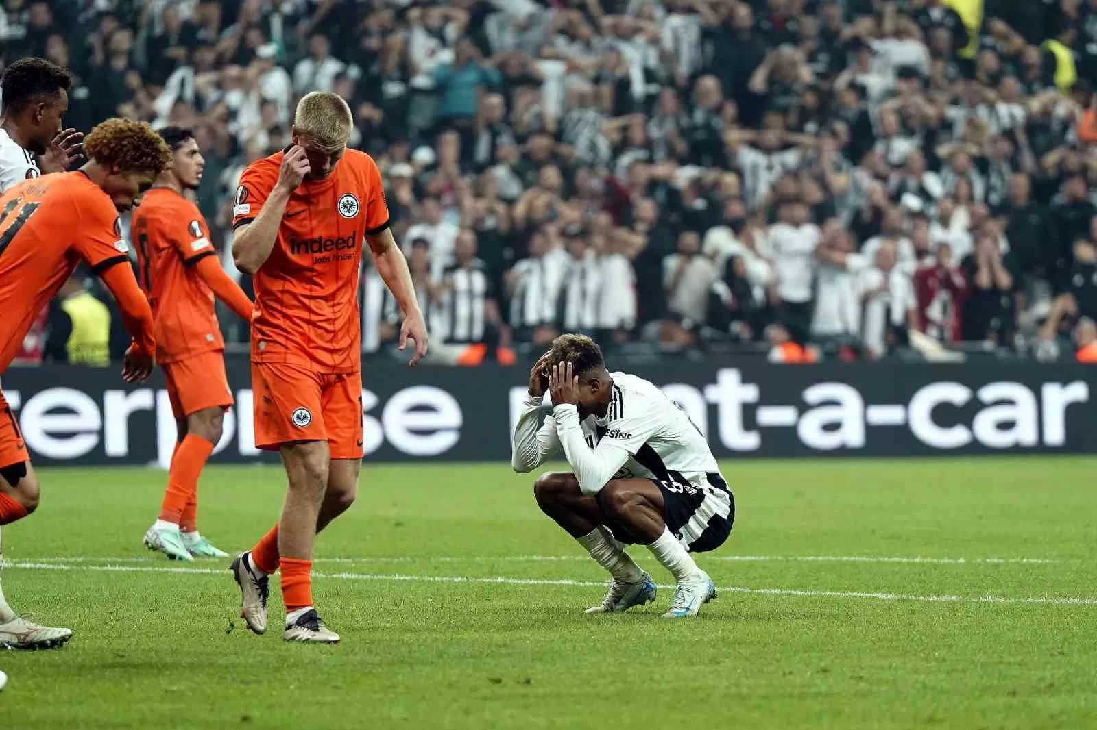 UEFA Avrupa Ligi: Beşiktaş: 1 – Eintracht Frankfurt: 3 (Maç sonucu)