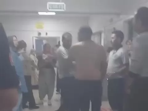 Alkollü şahıs acil servisi birbirine kattı