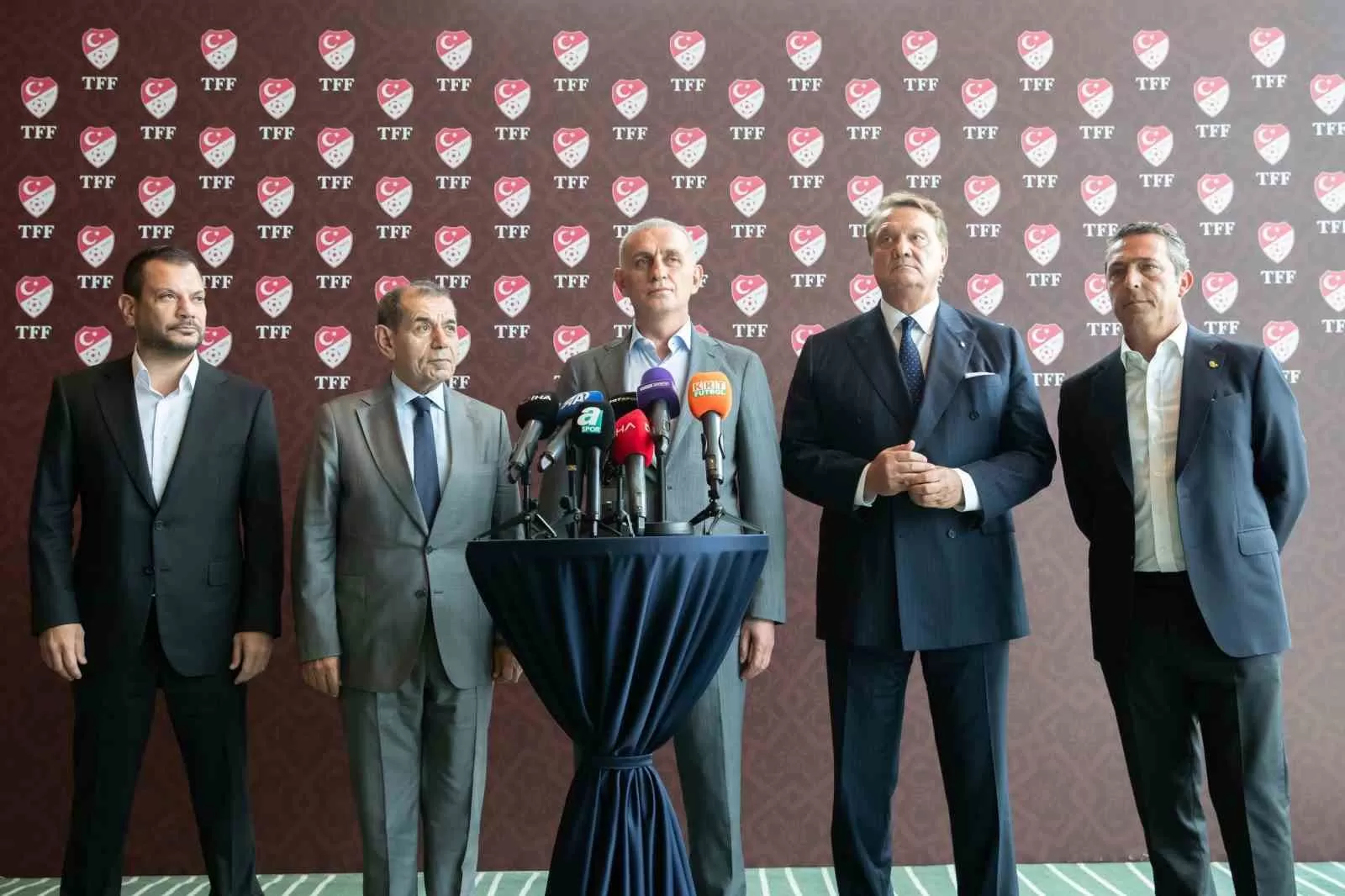 Dursun Özbek: “Bu zihniyetin karşısında olacağız”