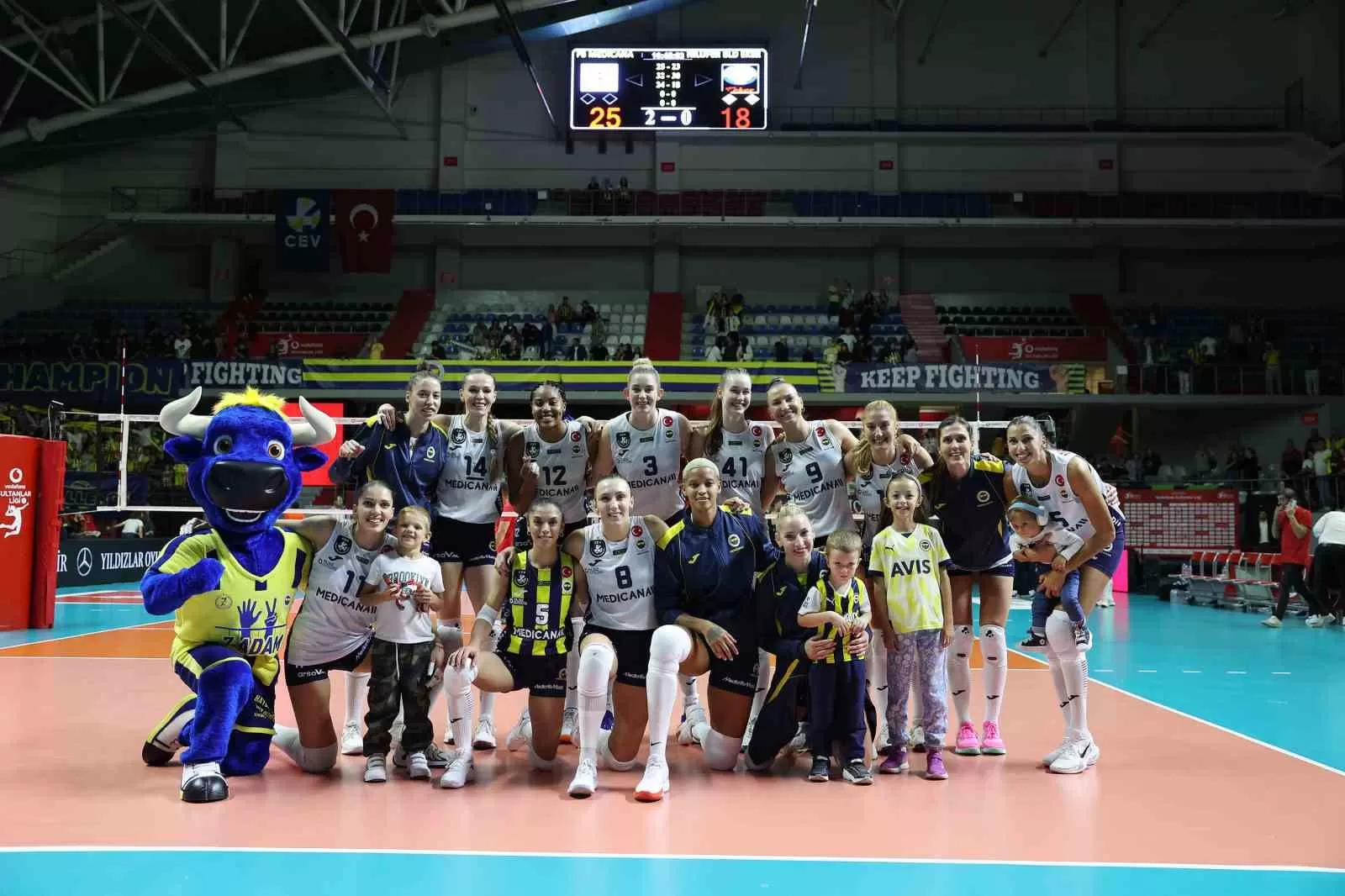 Sultanlar Ligi: Fenerbahçe: 3 – Nilüfer Belediyespor: 0