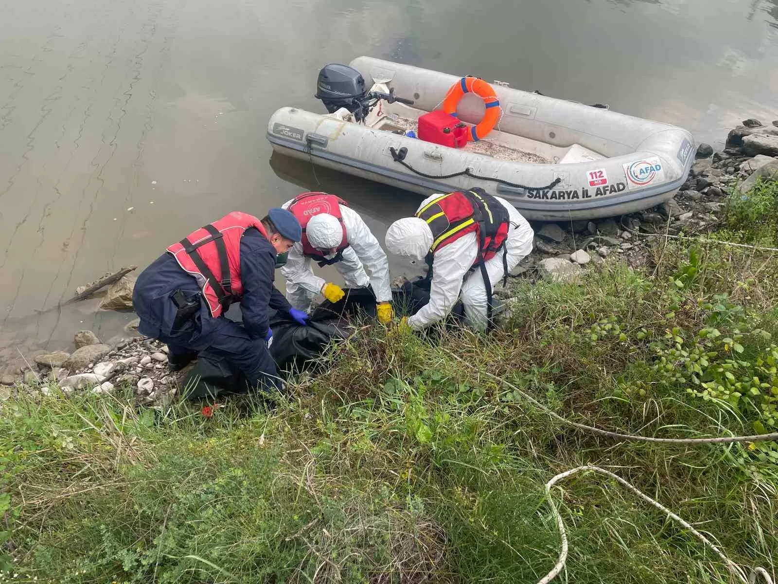 Sakarya Nehri’nde erkek cesedi bulundu