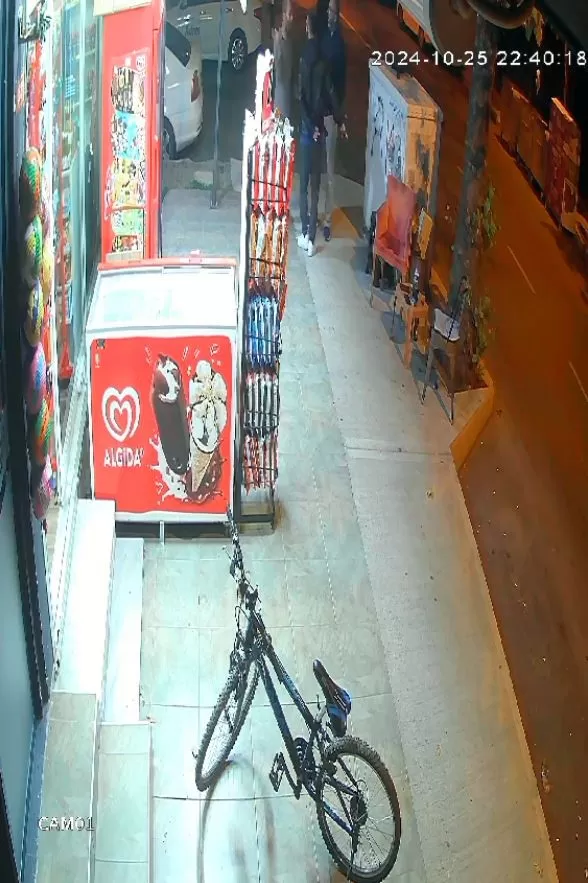 Avcılar’da tekel bayisinde ’veresiye’ kavgası kamerada