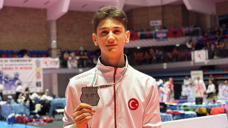 Körfezli Hamza Balkan 3'üncüsü oldu