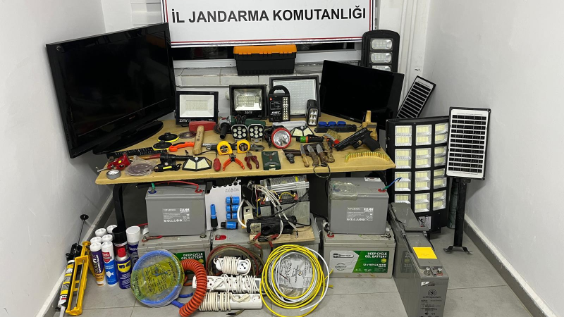 Jandarma tek tek inceledi! Suç üstü paket etti