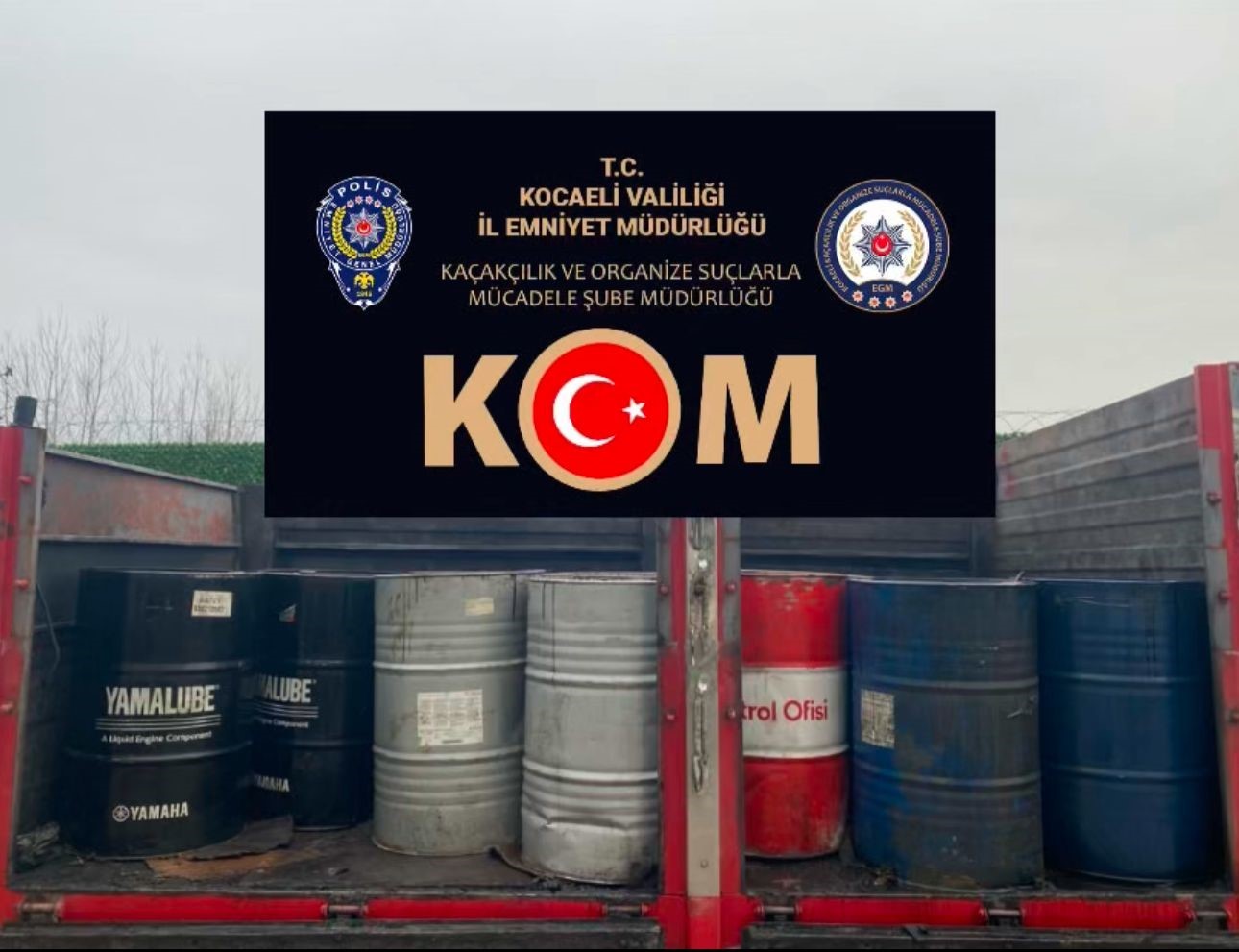 TEM’de bir araçta 2 ton 550 litre kaçak akaryakıt ele geçirildi
