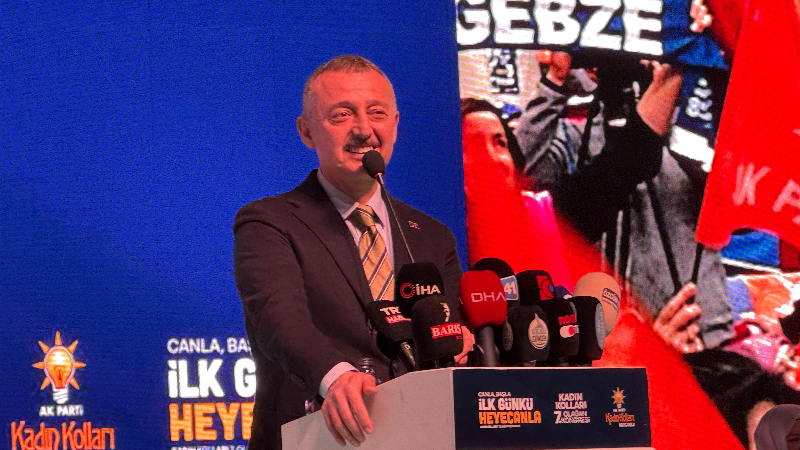 "Senin makyajını akıtmaya devam edeceğiz"