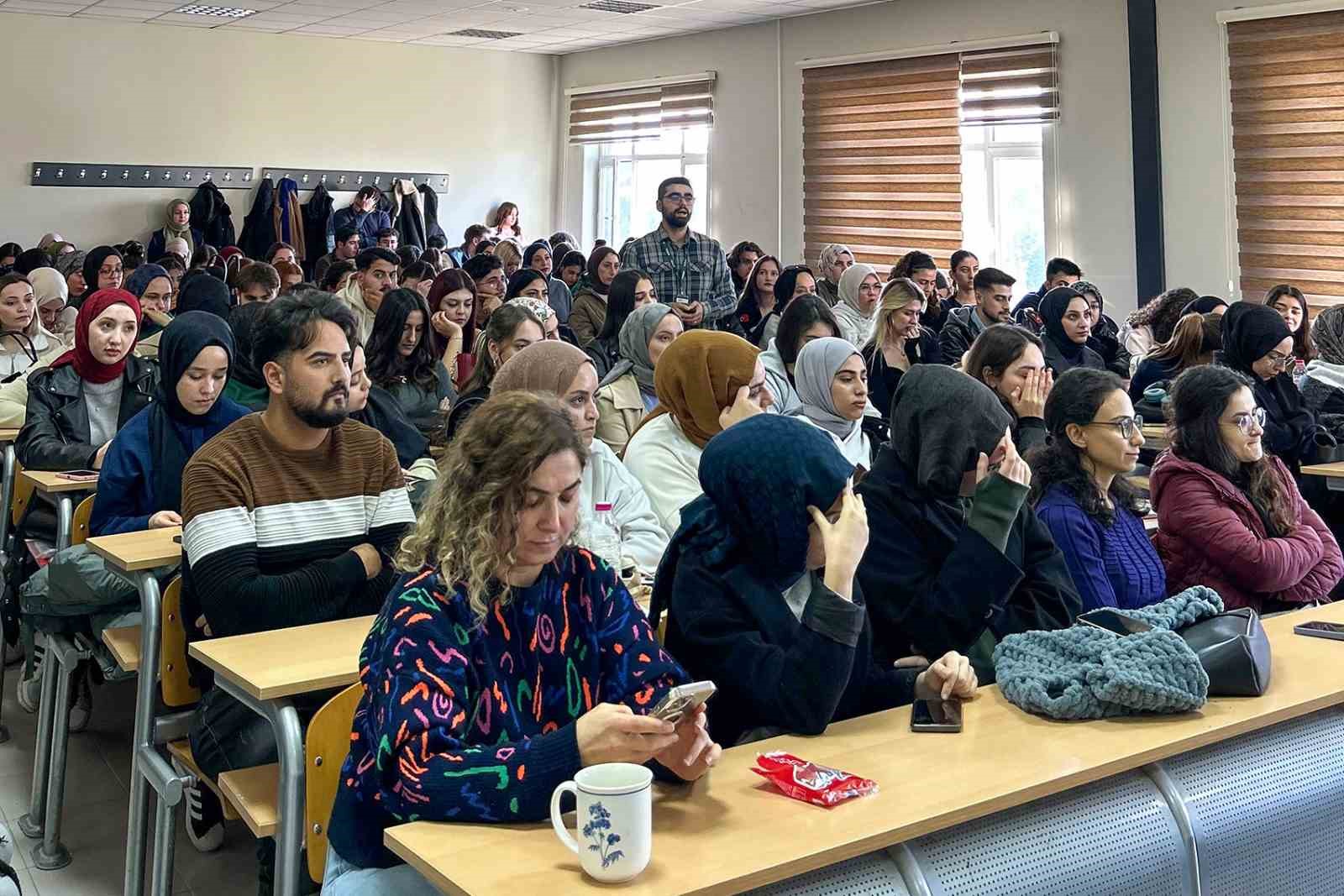 SUBÜ’de ‘Bağımlılıkla Mücadele Seminerleri’ verildi
