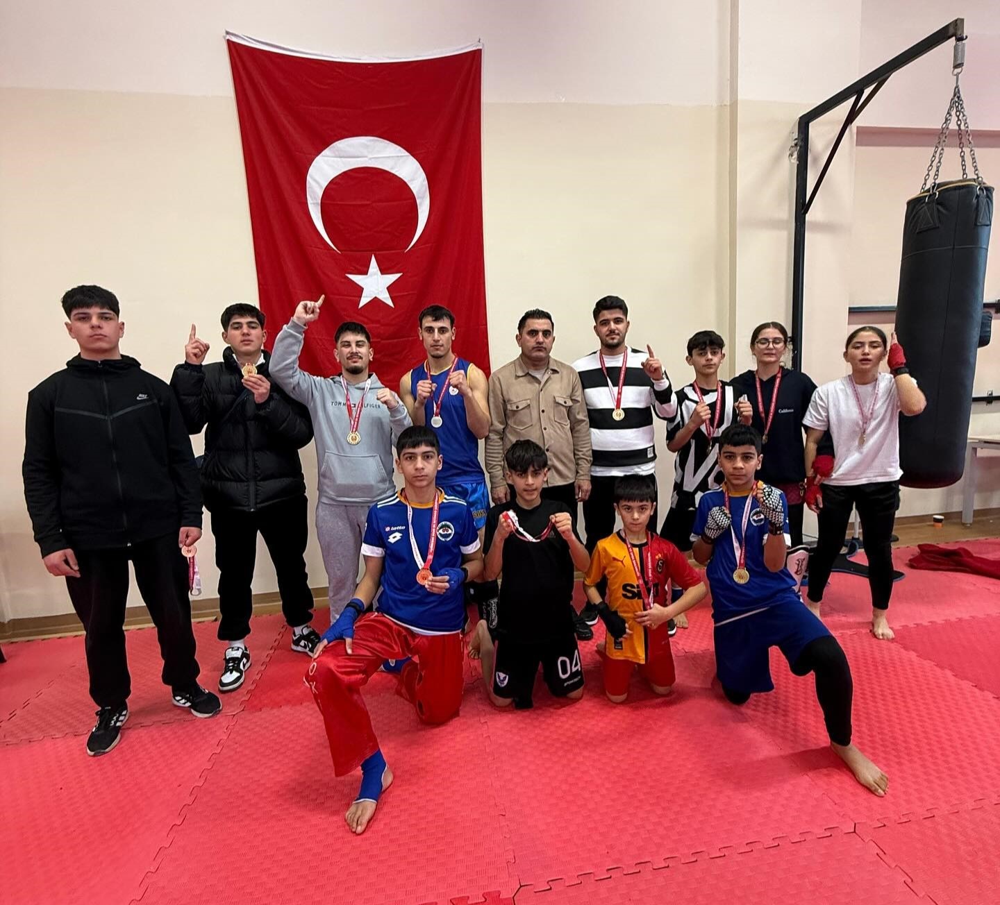 Wushu-KickBox takımından 9 altın ve 2 gümüş madalya