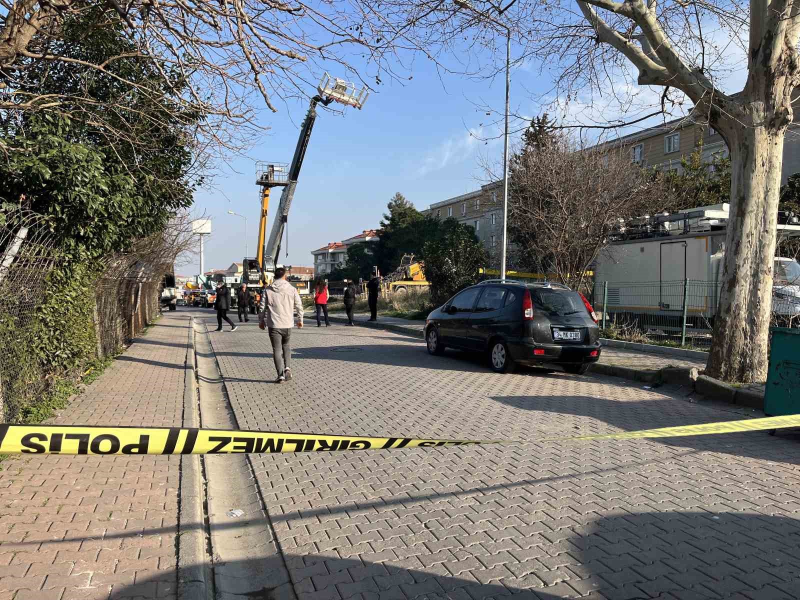 Bahçelievler’de vinç sepetinden düşen 4 işçi yaralandı
