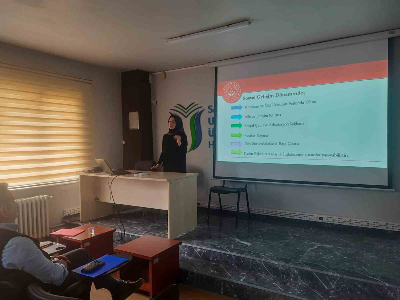 SUBÜ-KAM’dan Hendek MYO’da eğitim semineri
