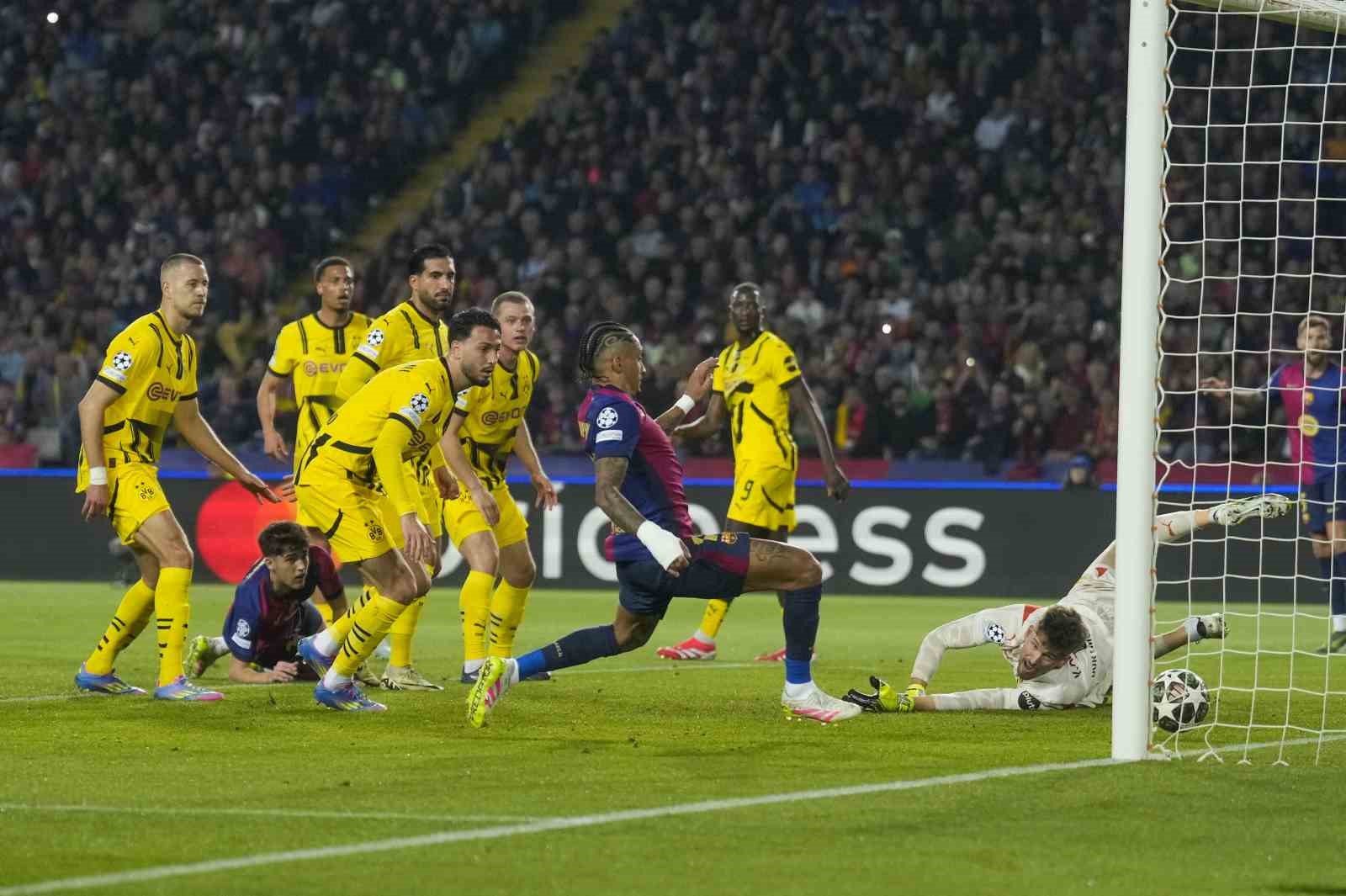 Barcelona yarı final kapısını araladı
