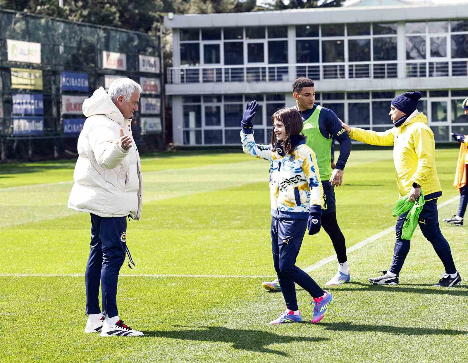 Fenerbahçe, Sivasspor maçının hazırlıklarını sürdürdü
