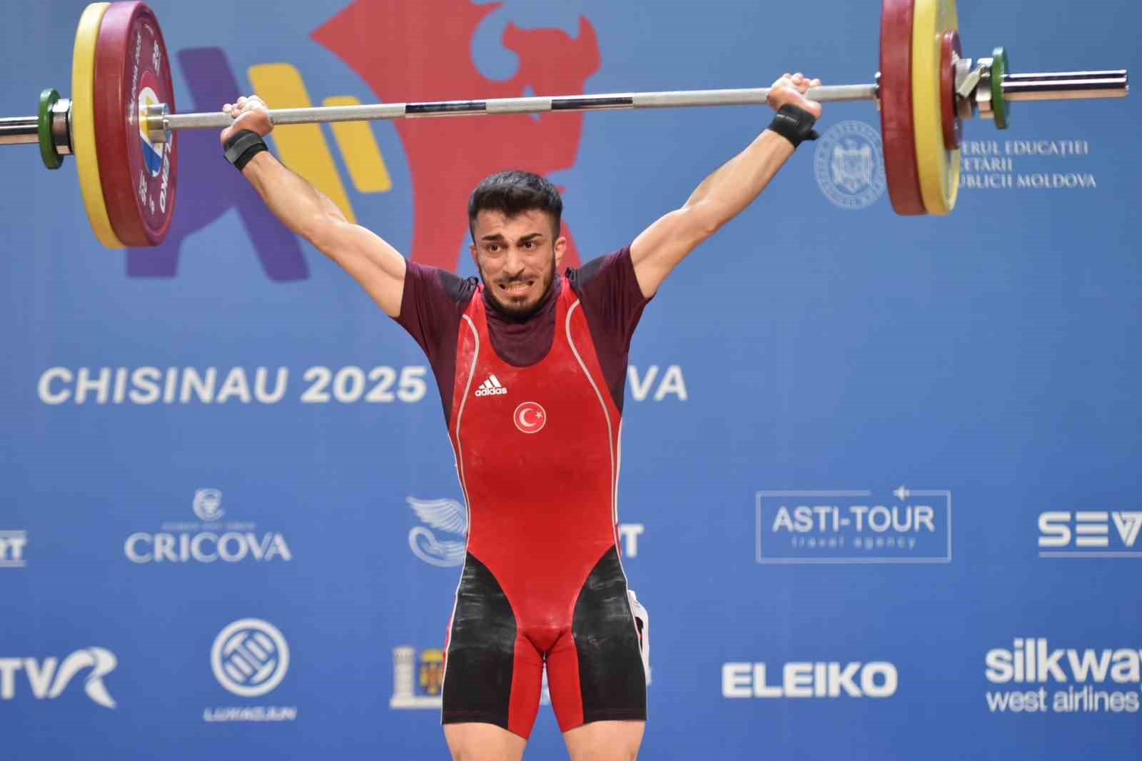 Harun Algül’den altın madalya
