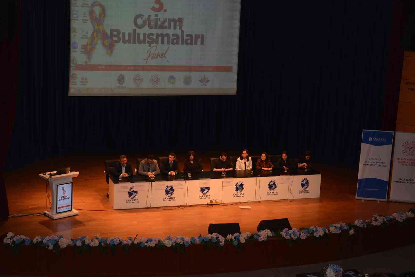 Otizm spektrum bozukluğuna dikkat çektiler
