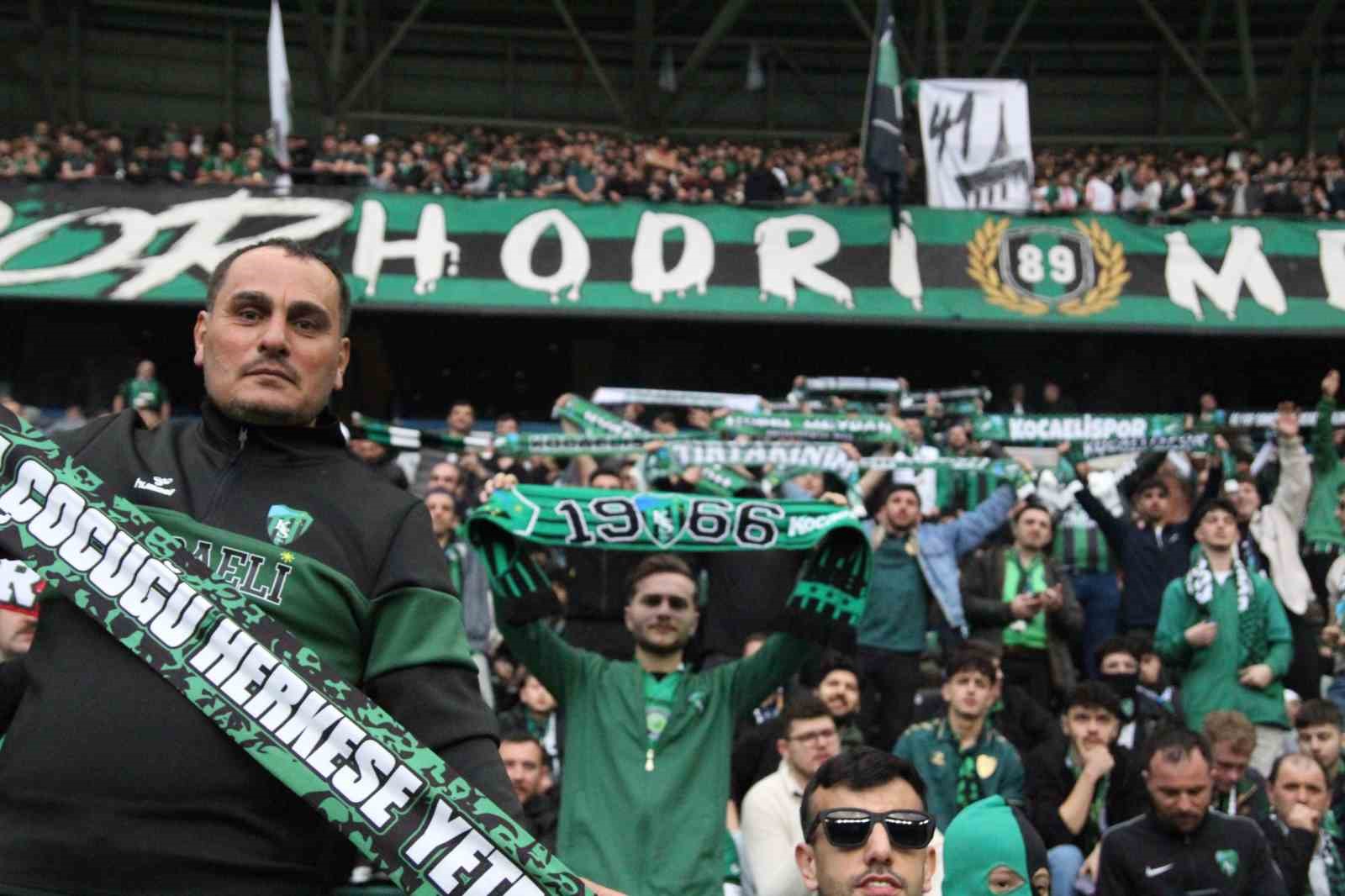 Taraftarlardan Kocaelispor yönetimine "Hodri Meydan"
