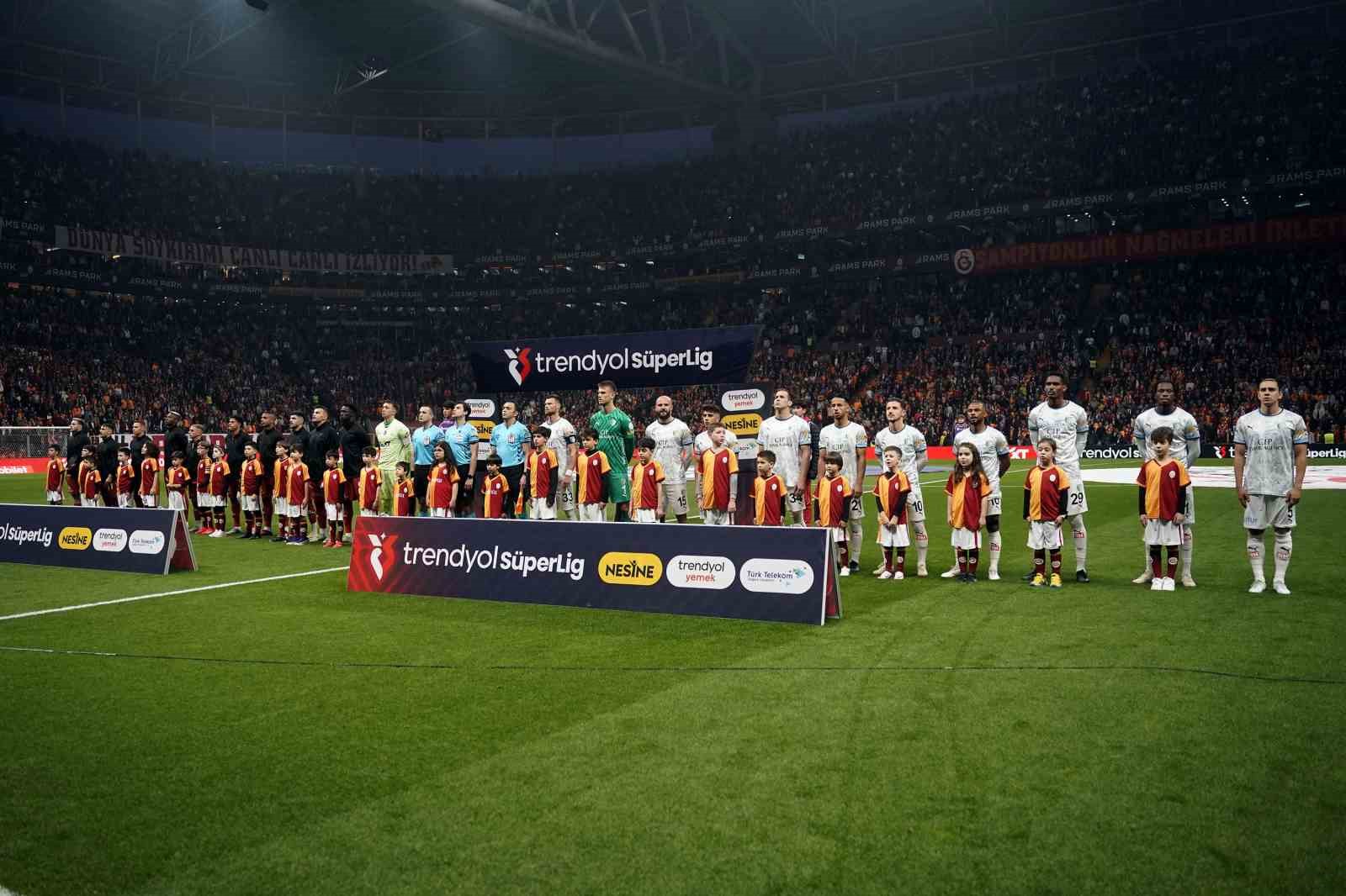 Trendyol Süper Lig: Galatasaray: 0 - Bodrum FK: 0 (Maç devam ediyor)

