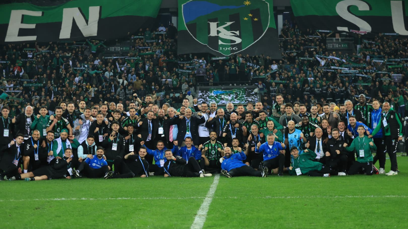 Kocaelispor Süper Lig'e yükseldi