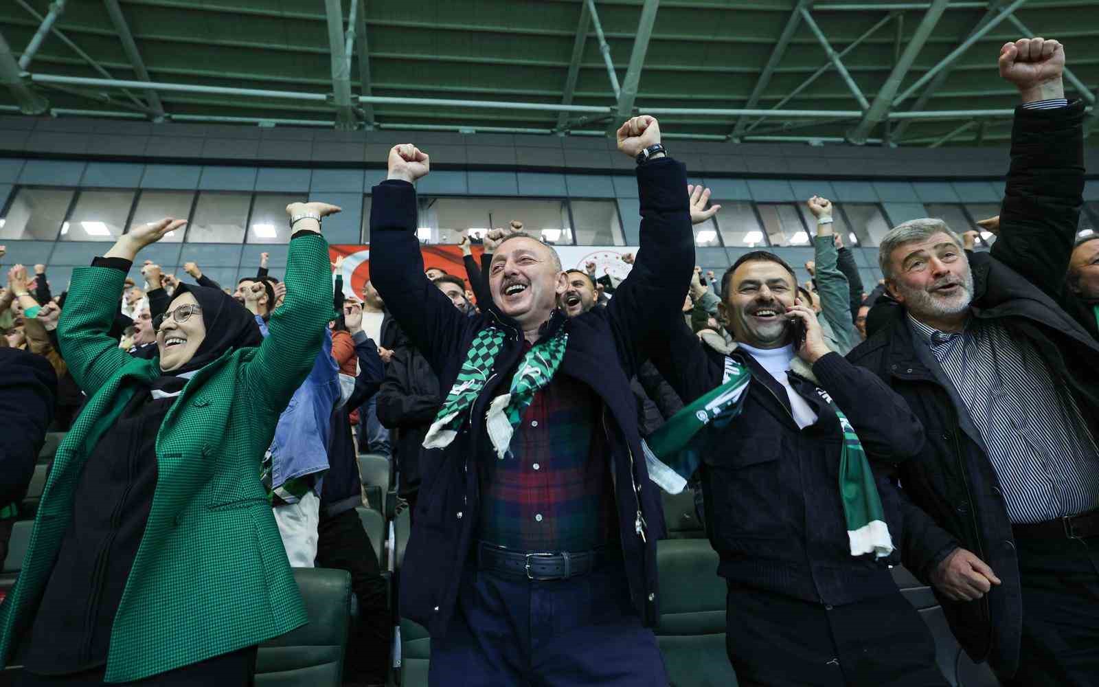 "Kocaelispor’umuz yeniden ait olduğu yere, evine geri döndü"
