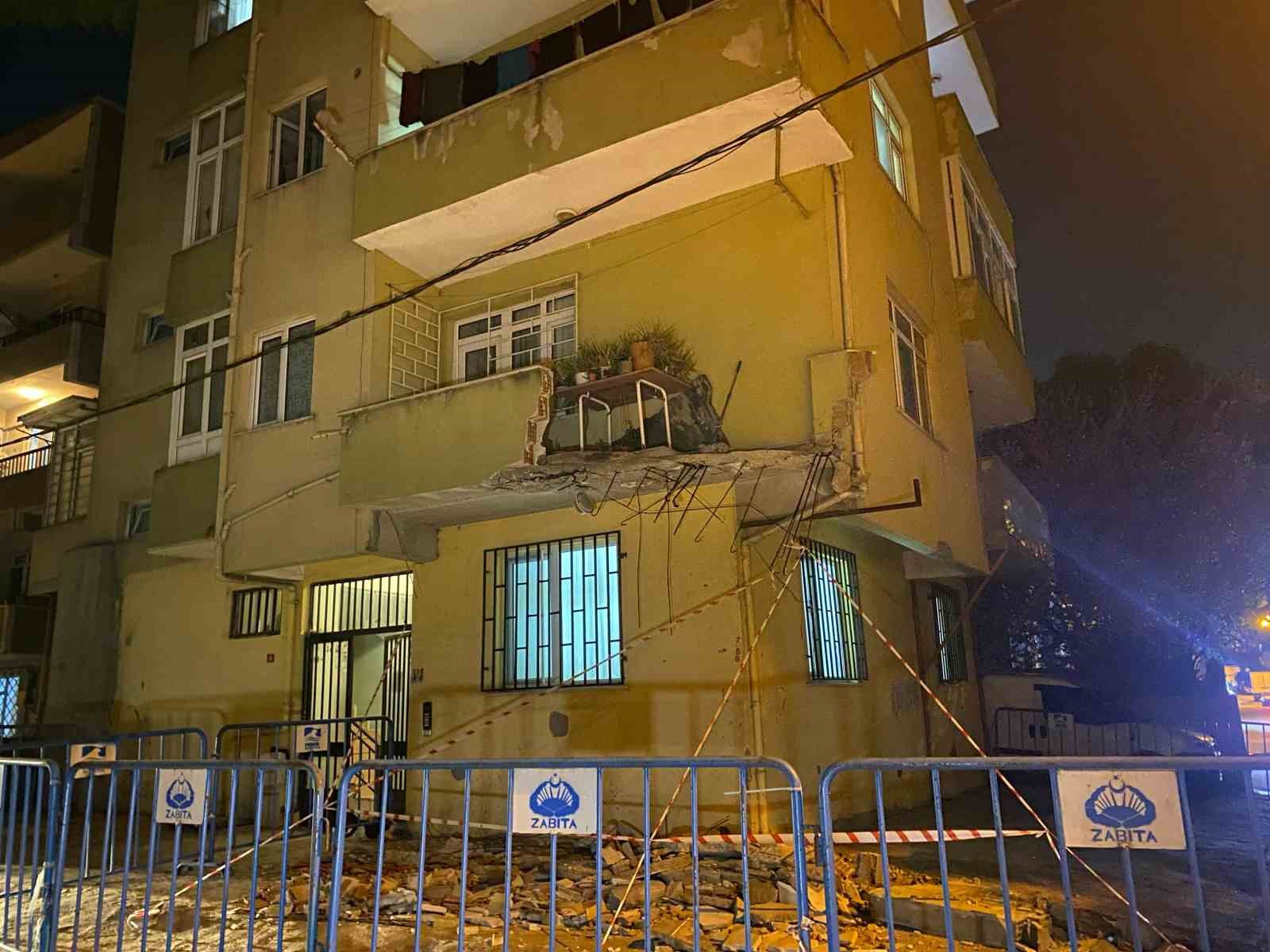 Pendik’te 5 katlı binanın balkonu çöktü
