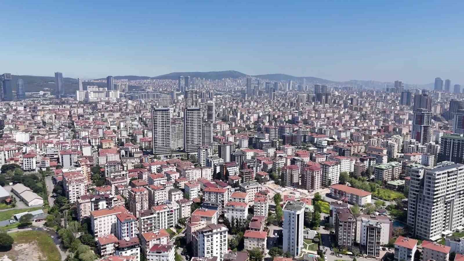 Deprem sonrası İstanbul havadan böyle görüntülendi
