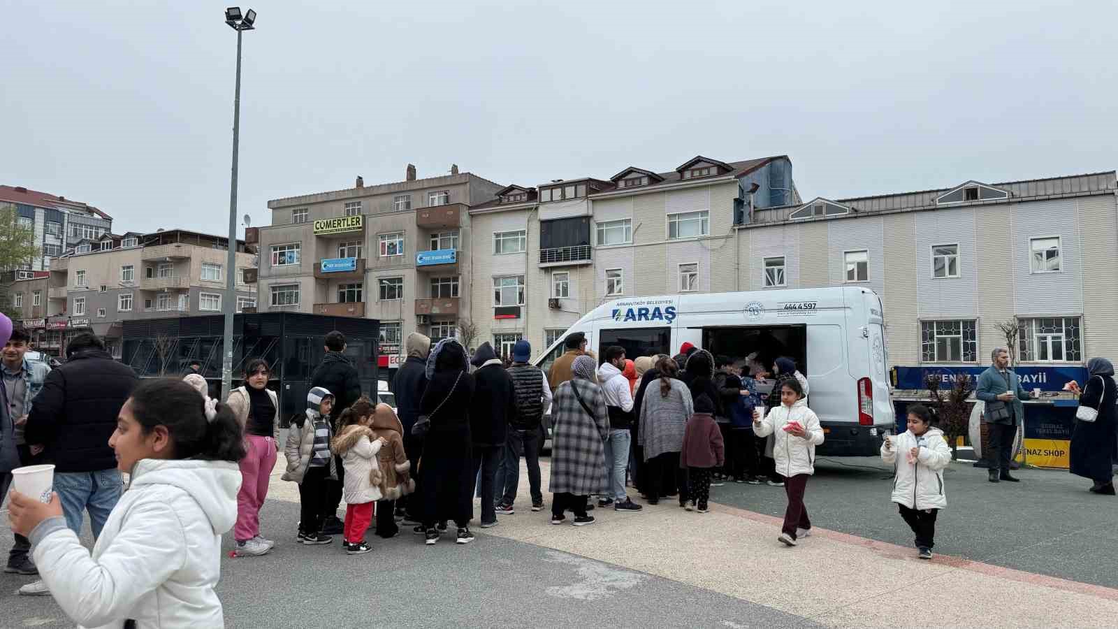 Depremin ardından Arnavutköy Belediyesi seferber oldu
