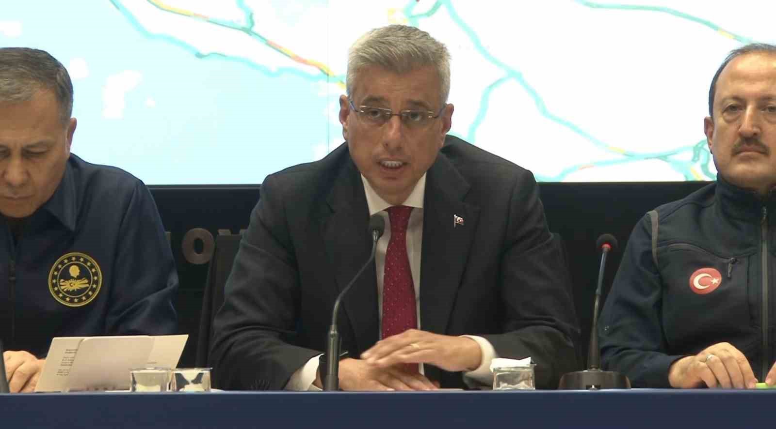 Bakan Memişoğlu: "Tüm hastanelerimizde hizmetlerimiz kesintisiz sürüyor"

