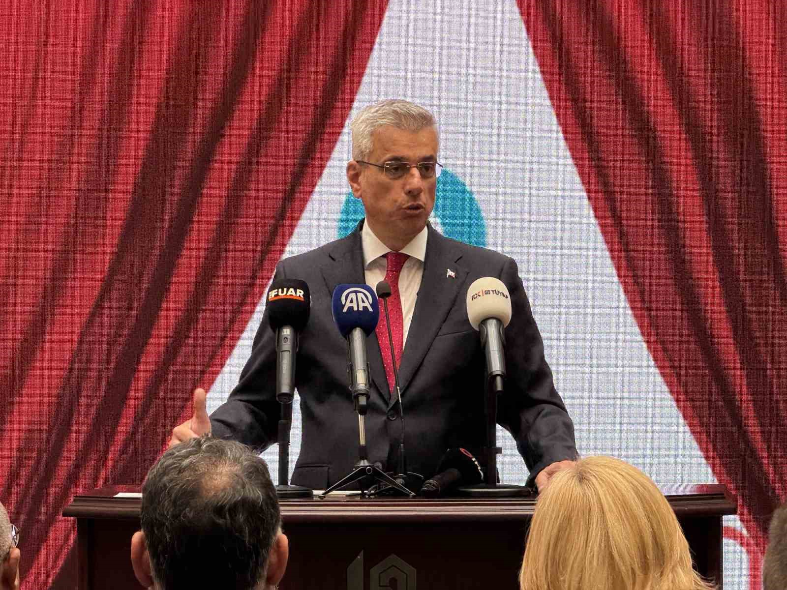 Sağlık Bakanı Memişoğlu,  Expomed Eurasia Fuarı açılışına katıldı
