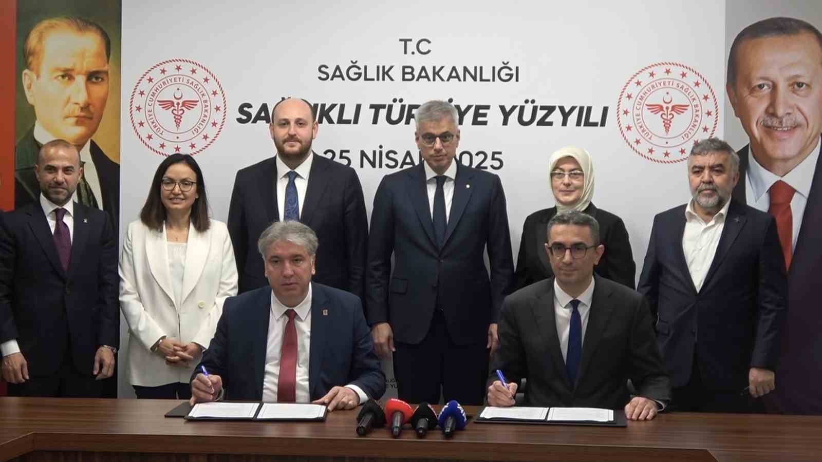 Sağlık Bakanı Memişoğlu: "Herkesin özgür iradesi var. Kimseye baskı yapmıyoruz"
