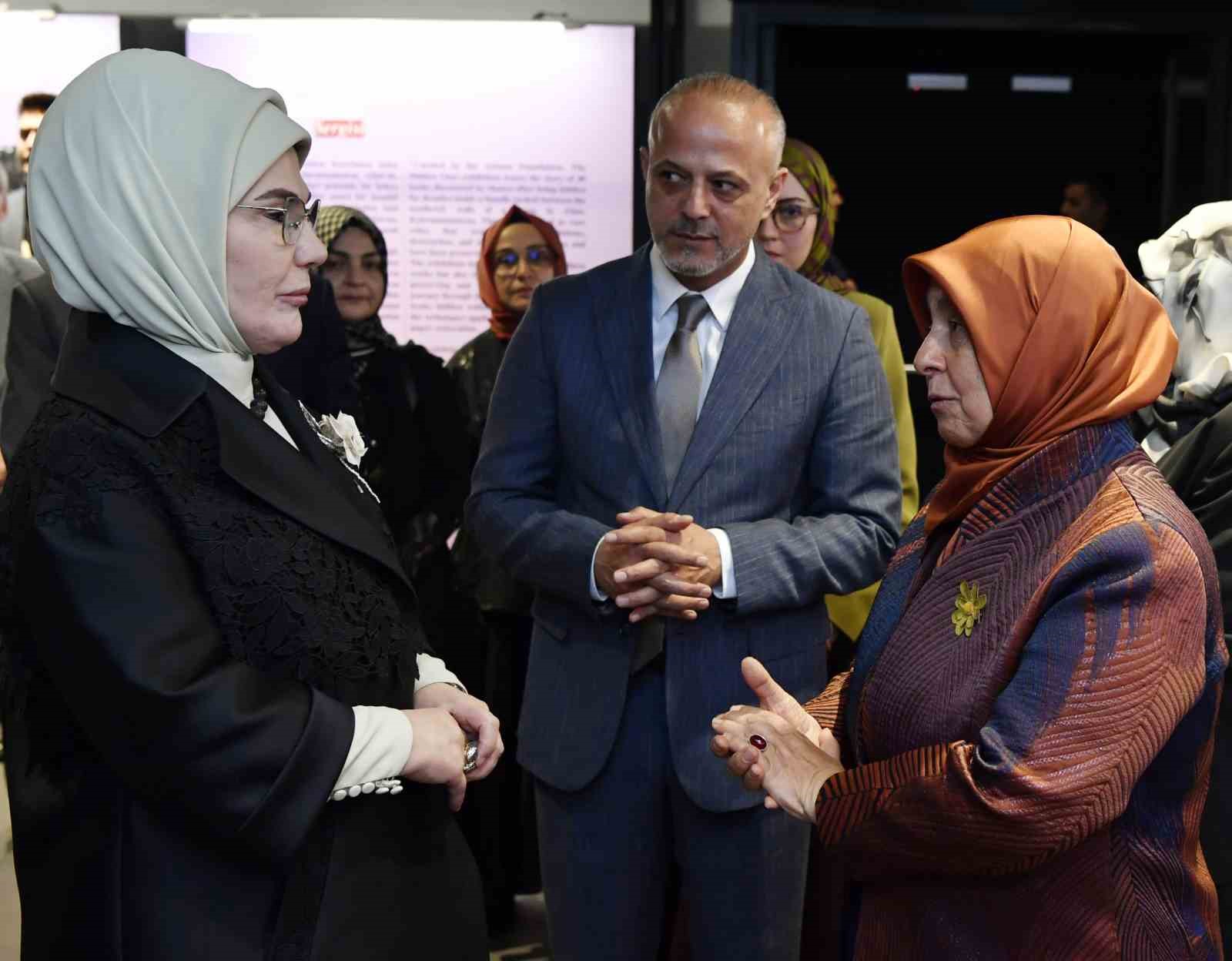 Emine Erdoğan "Saklı Kalanlar" sergisinin açılışını yaptı
