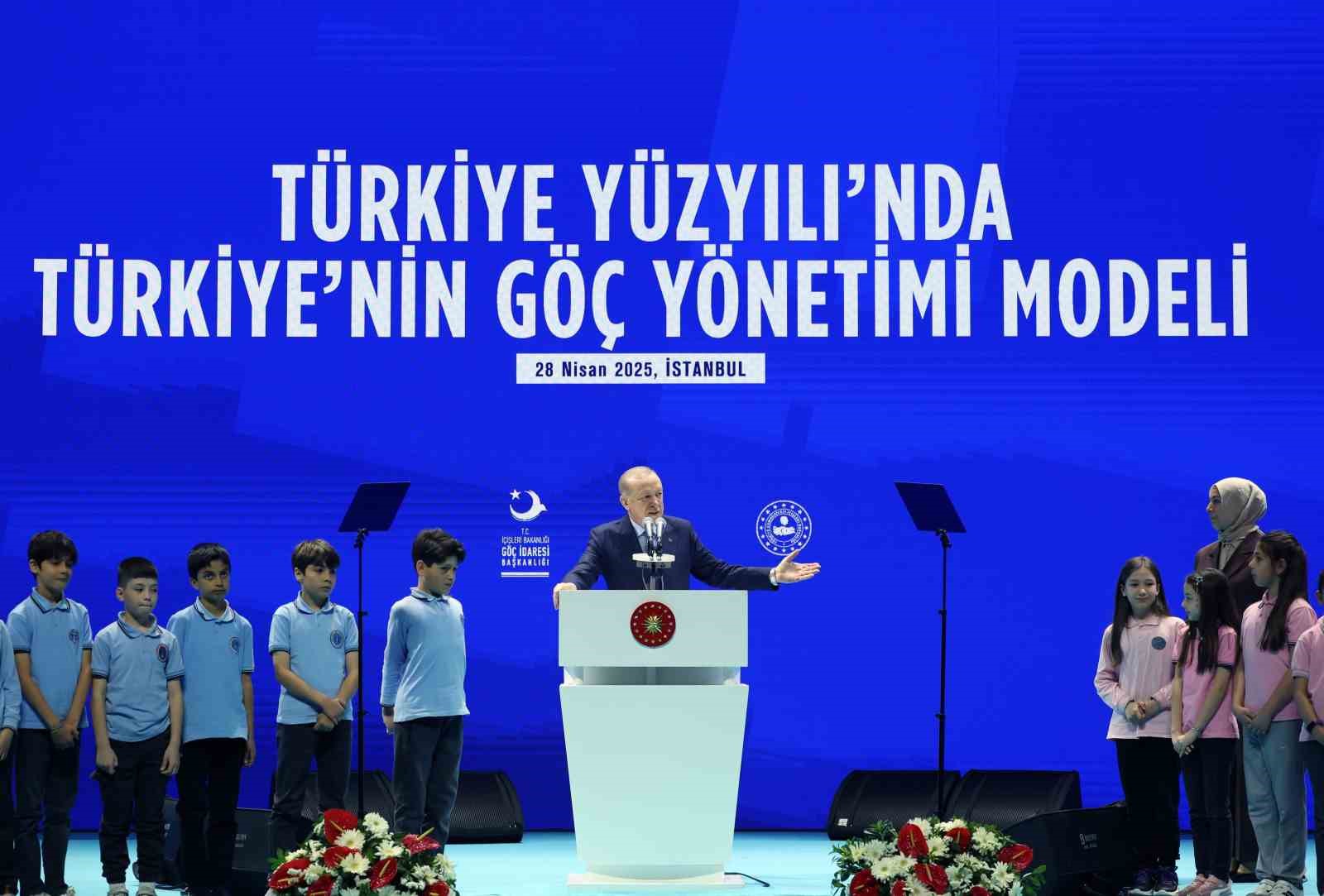 Cumhurbaşkanı Erdoğan "Türkiye’de toplam 4 milyon 33 bin göçmen var"
