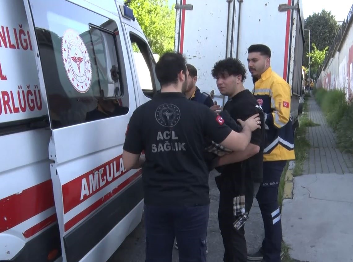 Avcılar’da alkollü genç trafiği birbirine kattı
