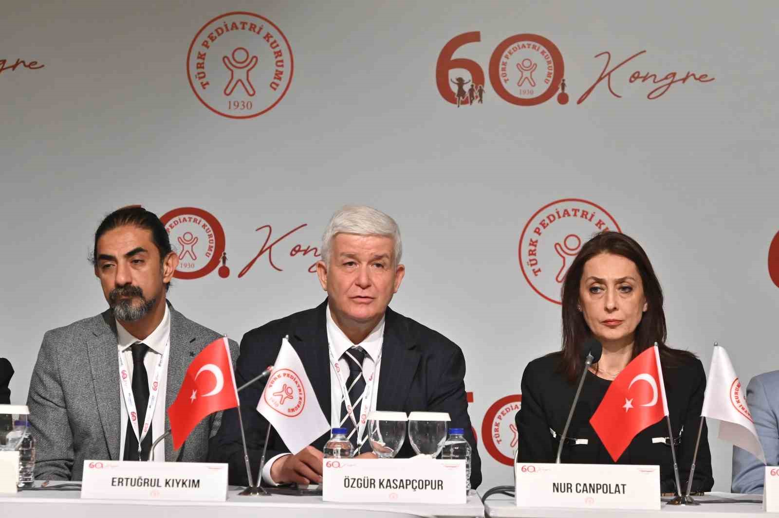 Çocuk sağlığının geleceği masaya yatırıldı
