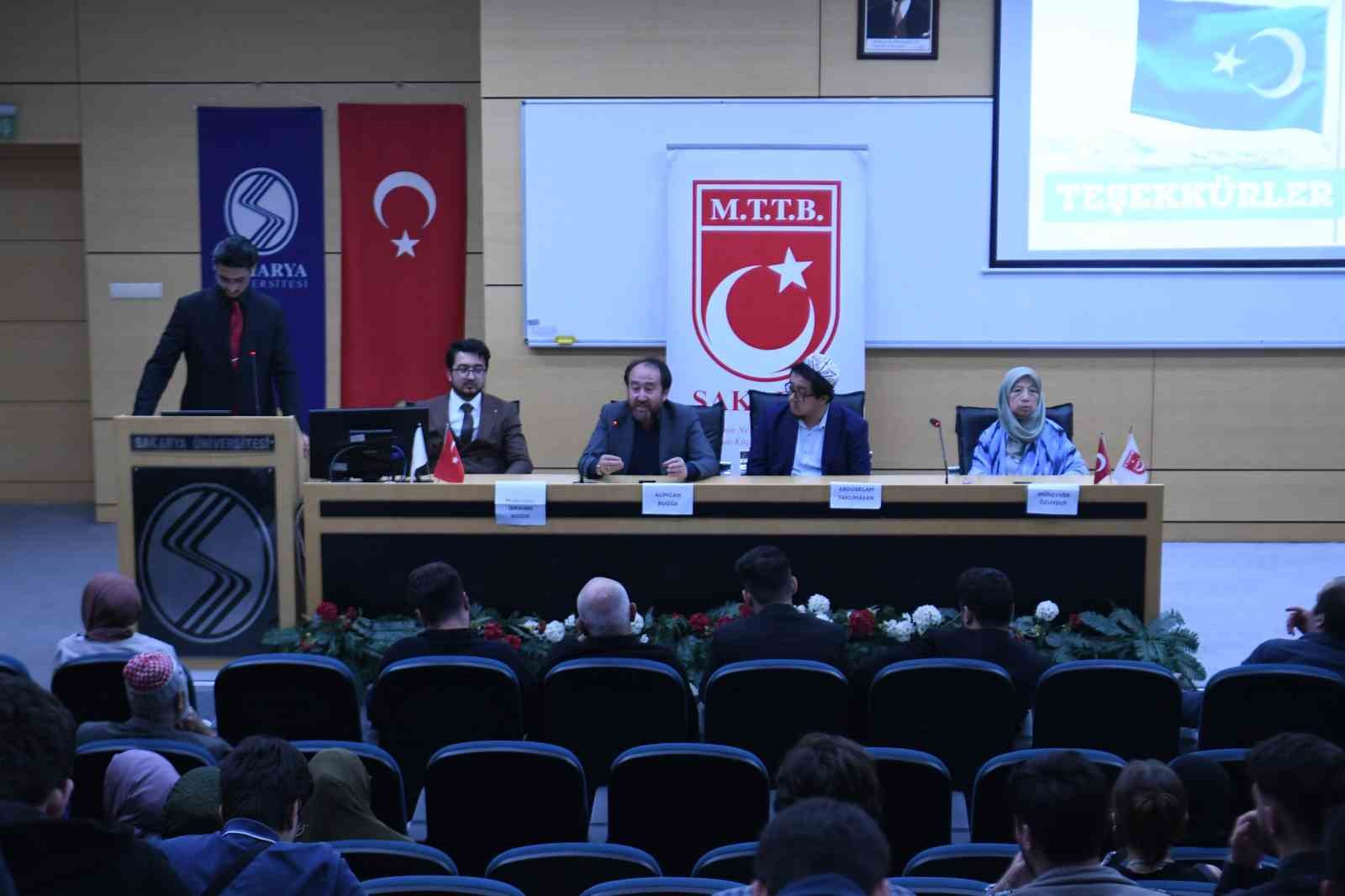 Sakarya Üniversitesi’nde Doğu Türkistan paneli düzenlendi

