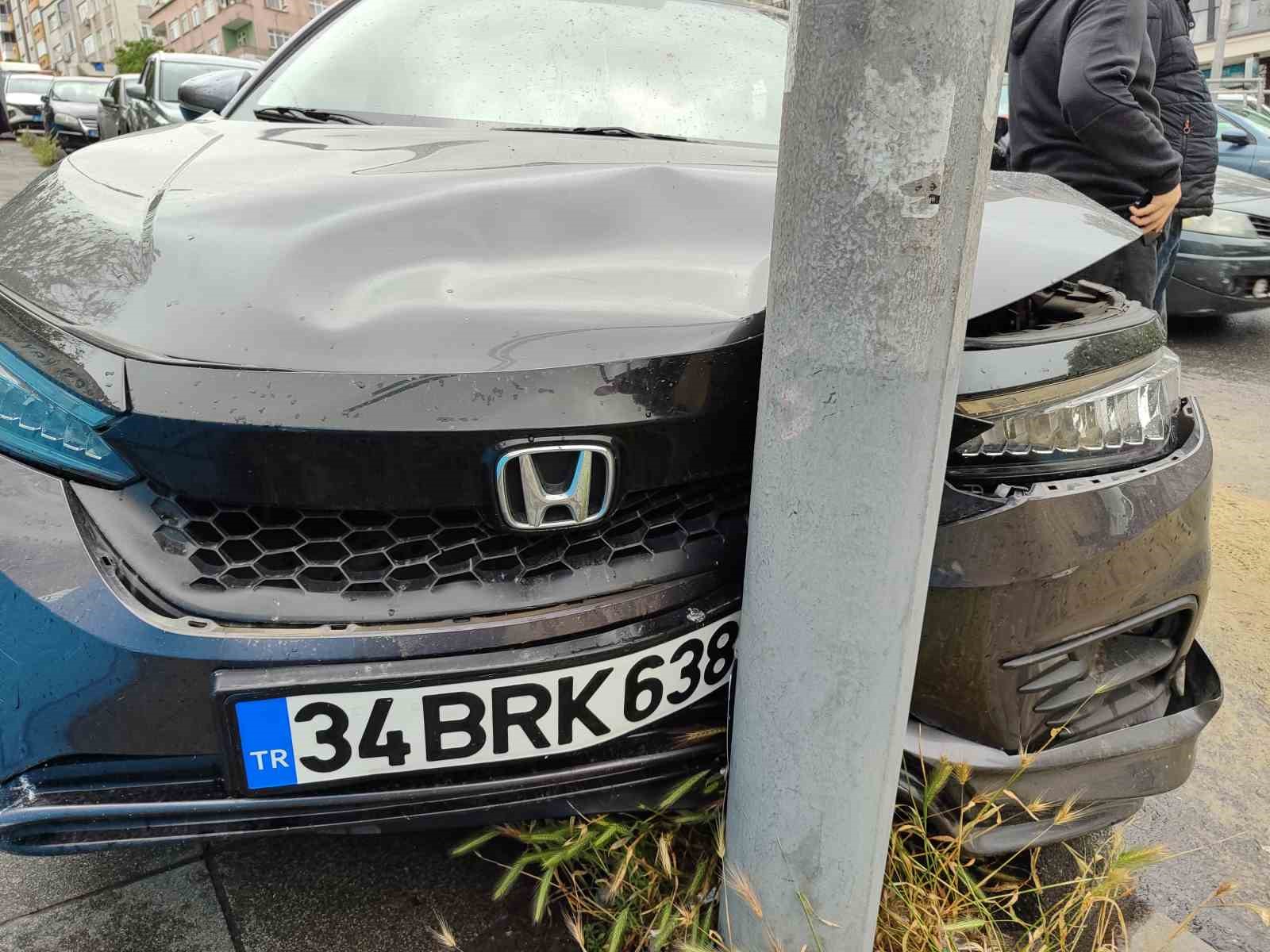 Bayrampaşa’da yokuş aşağı kayan kepçe ortaklığı birbirine kattı
