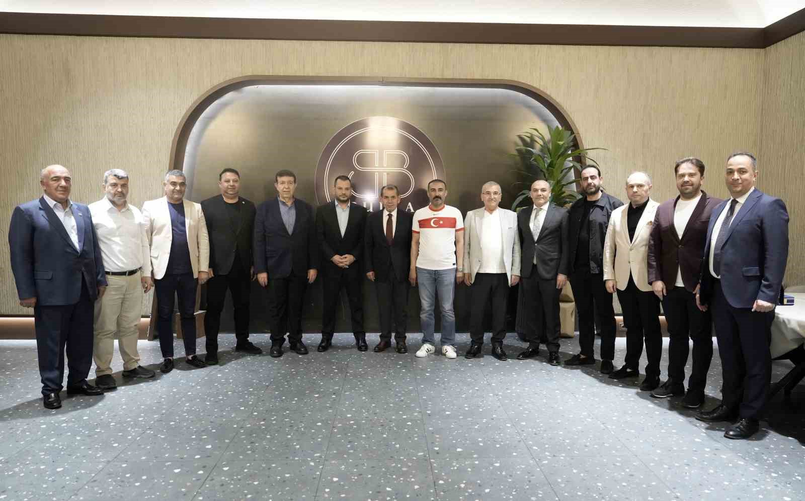 Dursun Özbek ve Ertuğrul Doğan dostluk yemeğinde bir araya geldi
